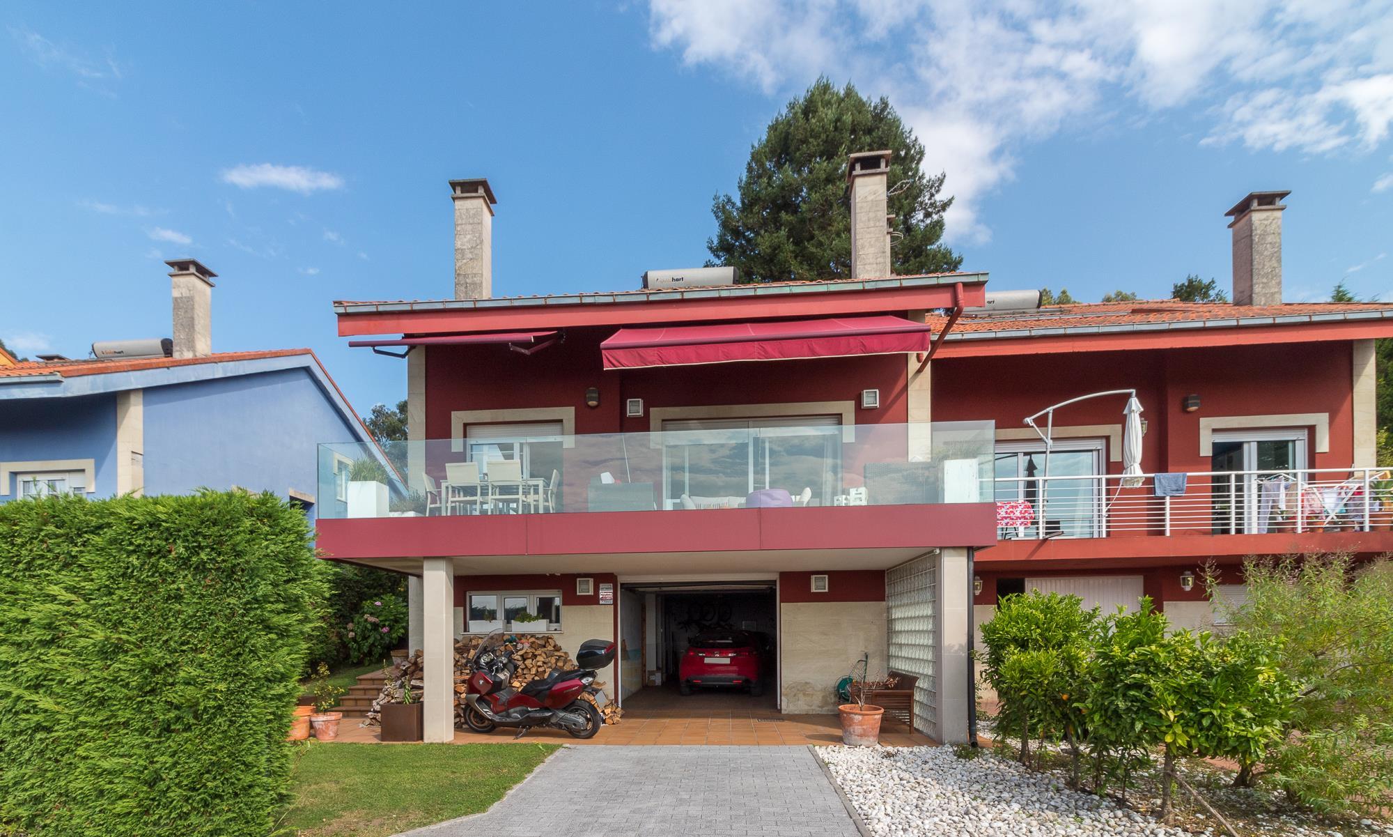 Chalet pareado alquilado por Tessier y Santamaría en Somió, Gijón