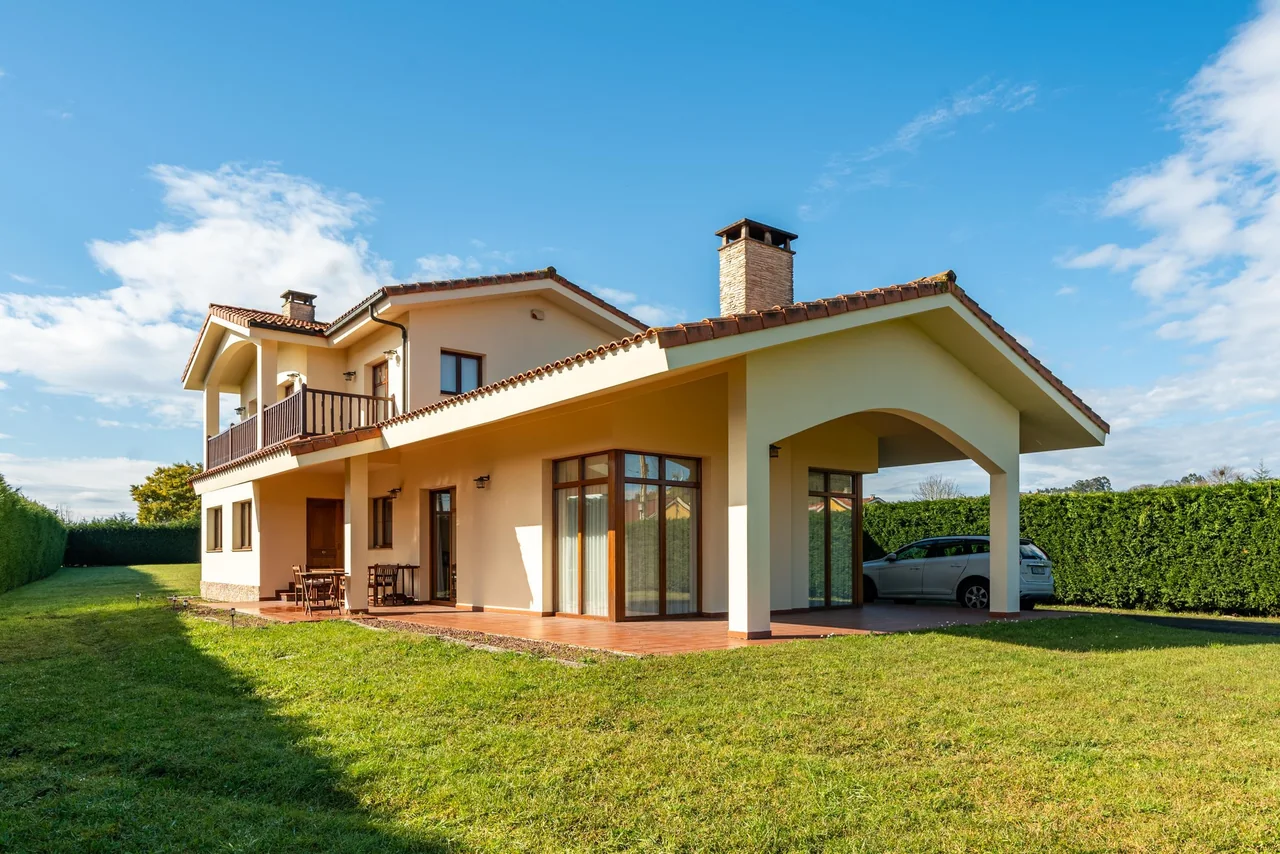 Casa con jardín comercializada por Tessier y Santamaría