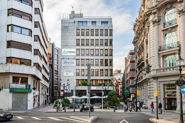 Fachada de SL19 frente a la Plaza de Florencio Rodríguez, Gijón