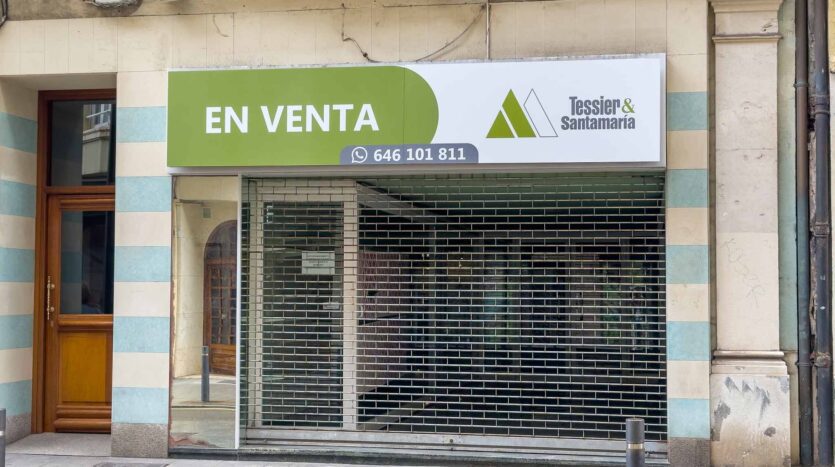 Local en venta en calle de los Moros