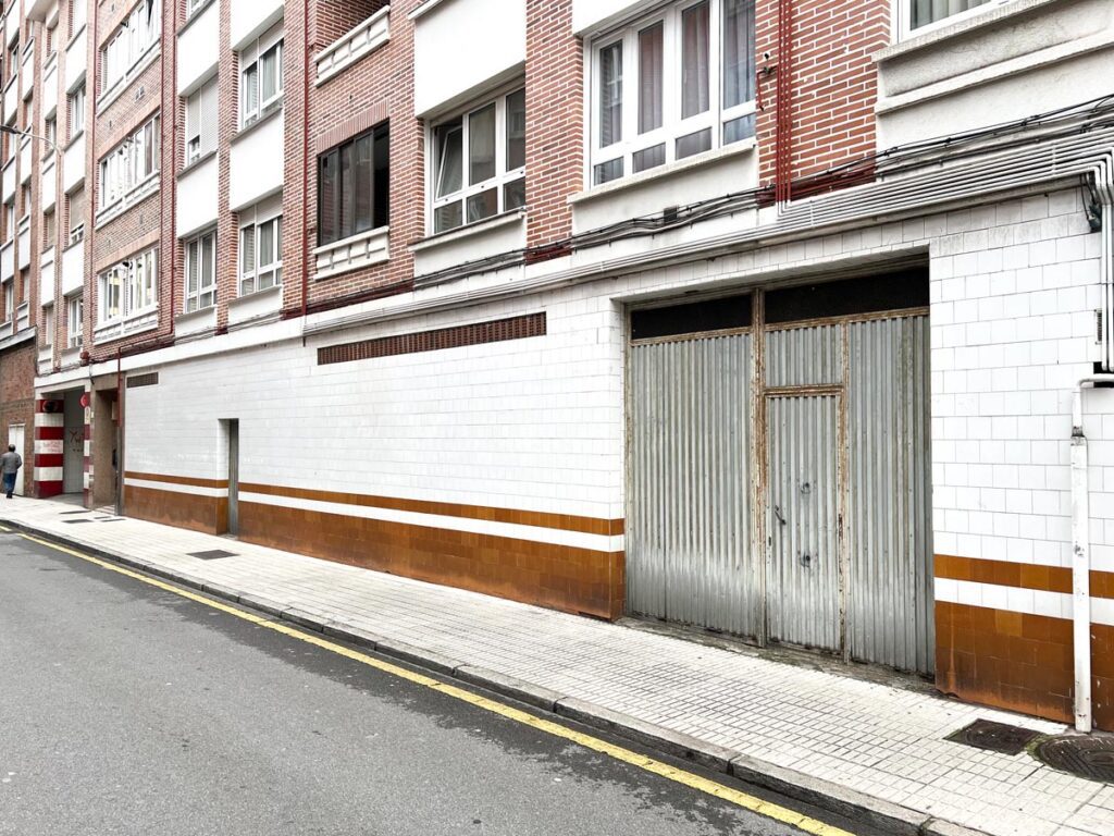 Local en venta en calle La Argandona