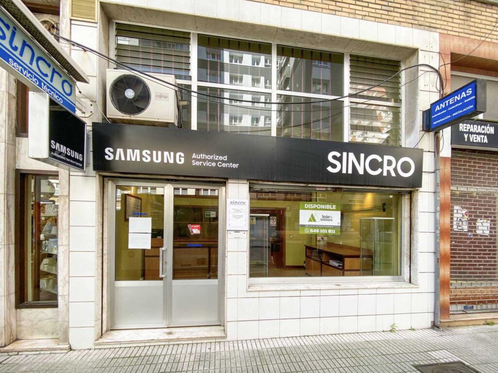 Local en venta en Calle Alfonso X El Sabio