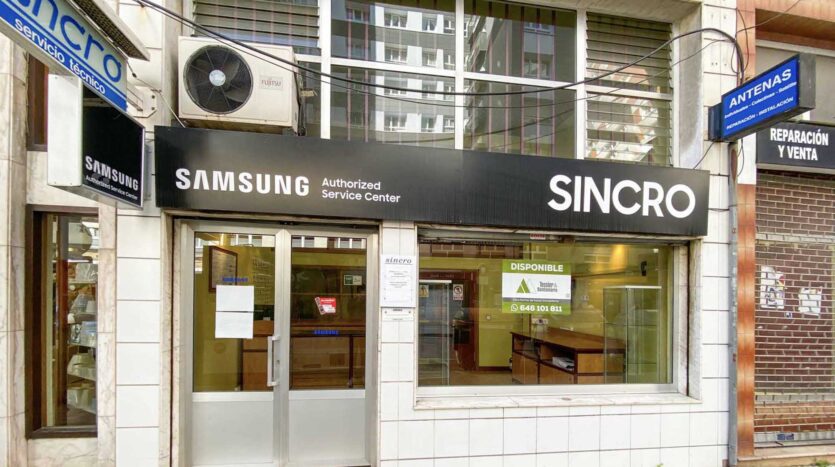 Local en venta en Calle Alfonso X El Sabio