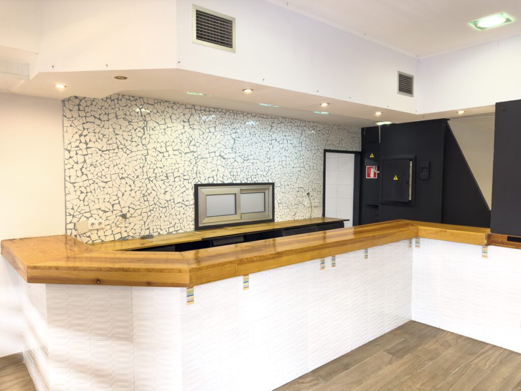 Local en venta en calle Infiesto