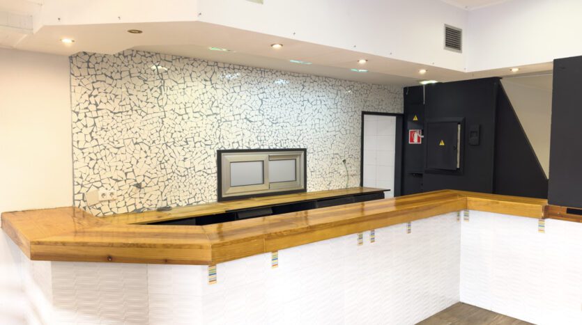 Local en venta en calle Infiesto