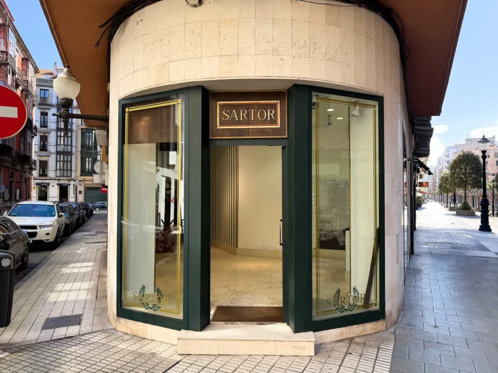 Local en calle Menéndez Valdés