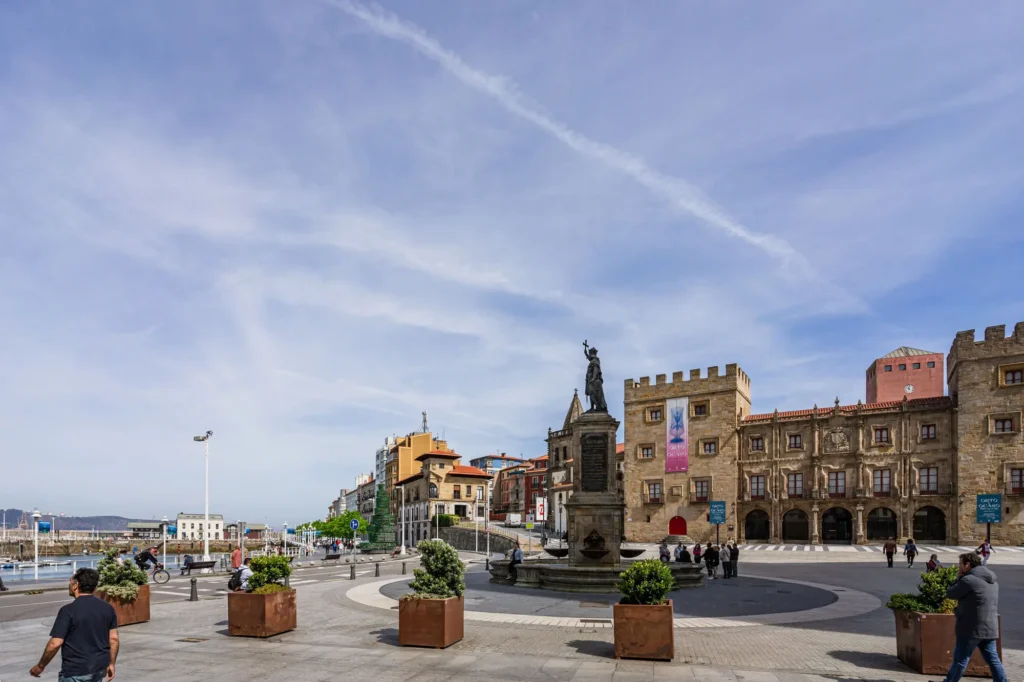 Plaza del Marqués la cual queda afectada como zona tensionada.